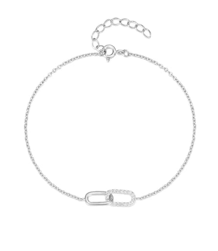 Elegant Interlocking Link Design Bracelet